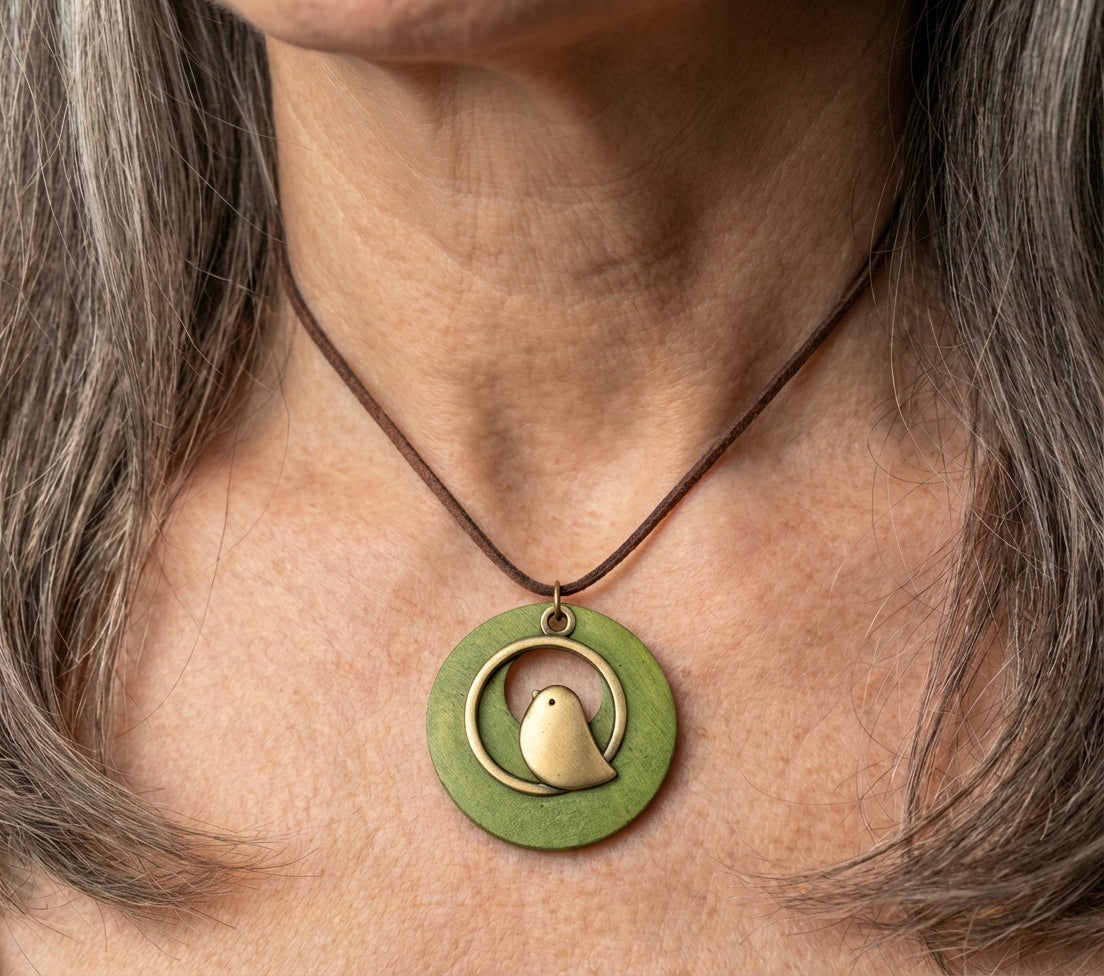 A Vintage Boho Green Wood Bird Pendant Long Necklace*